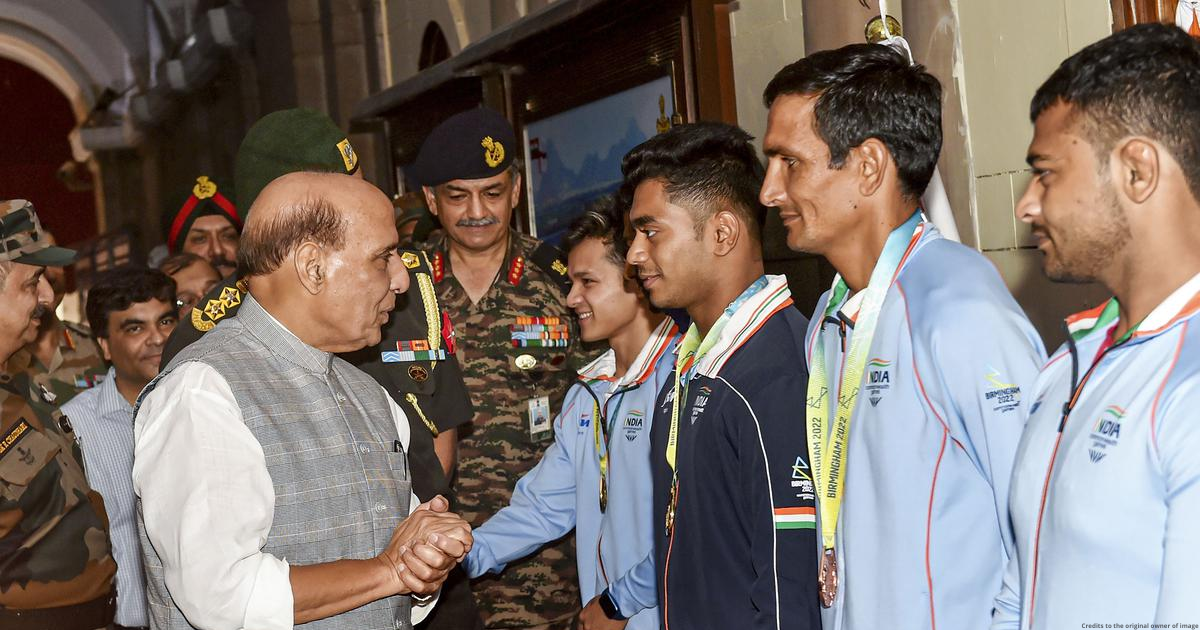 Rajnath felicitates armed forces personnel who won medals at Commonwealth Games